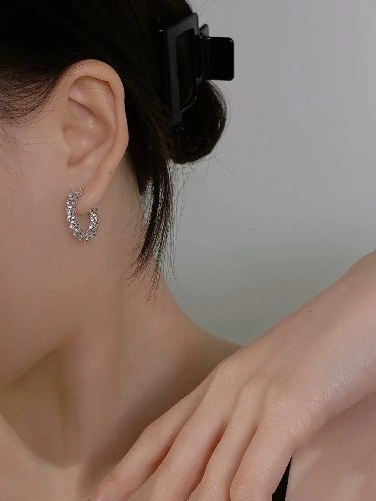 LUMINA Dazzling Moissanite Chandelier Earrings – עגילי יוקרה מכסף 925 עם נצנוץ בלתי נגמר