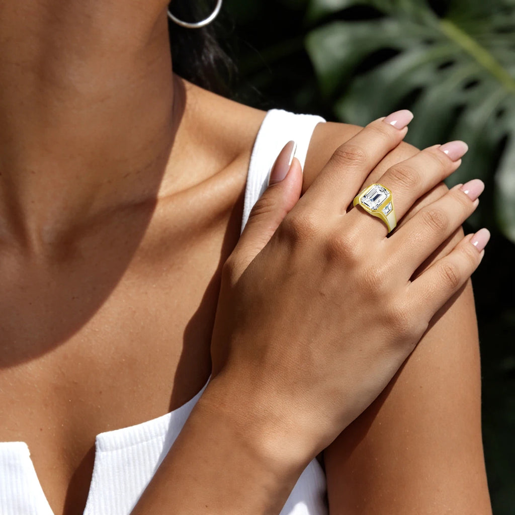 Luxury 3CT Emerald Cut Moissanite Ring 14K Gold Filled With Certificate טבעת מוסנייט יוקרתית 3 קראט חיתוך אמרלד בציפוי זהב 14K כולל תעודה