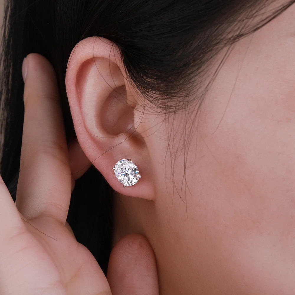 Luxury Moissanite Stud Earrings – Oval Cut VVS1 | 925 Sterling Silver | Lumina