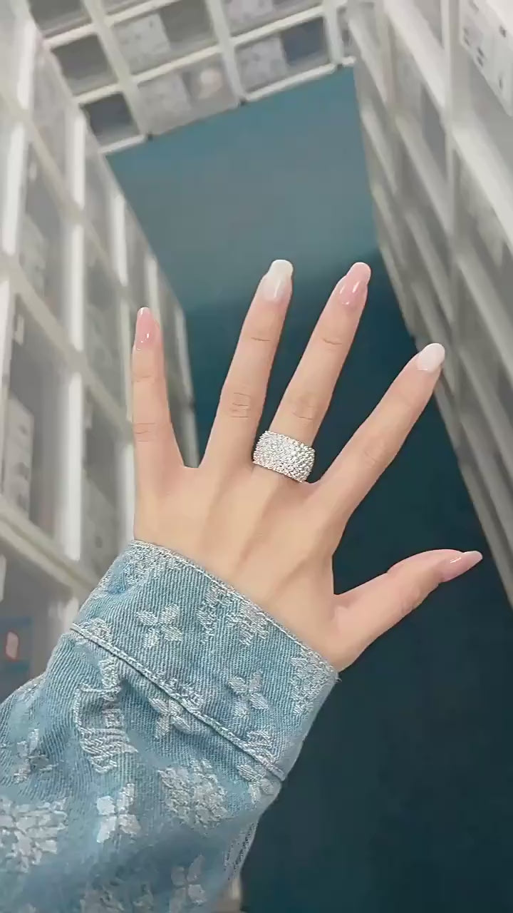 Luxury Iced Bling Moissanite Diamond Eternity Ring 7 Rows 925 Sterling Silver 18K Gold Plated | טבעת מוסונייט יוקרתית 7 שורות כסף 925 בציפוי זהב 18K